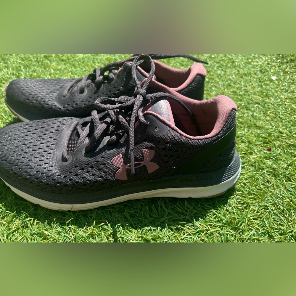 Women’s under armour running shoe size 8.5